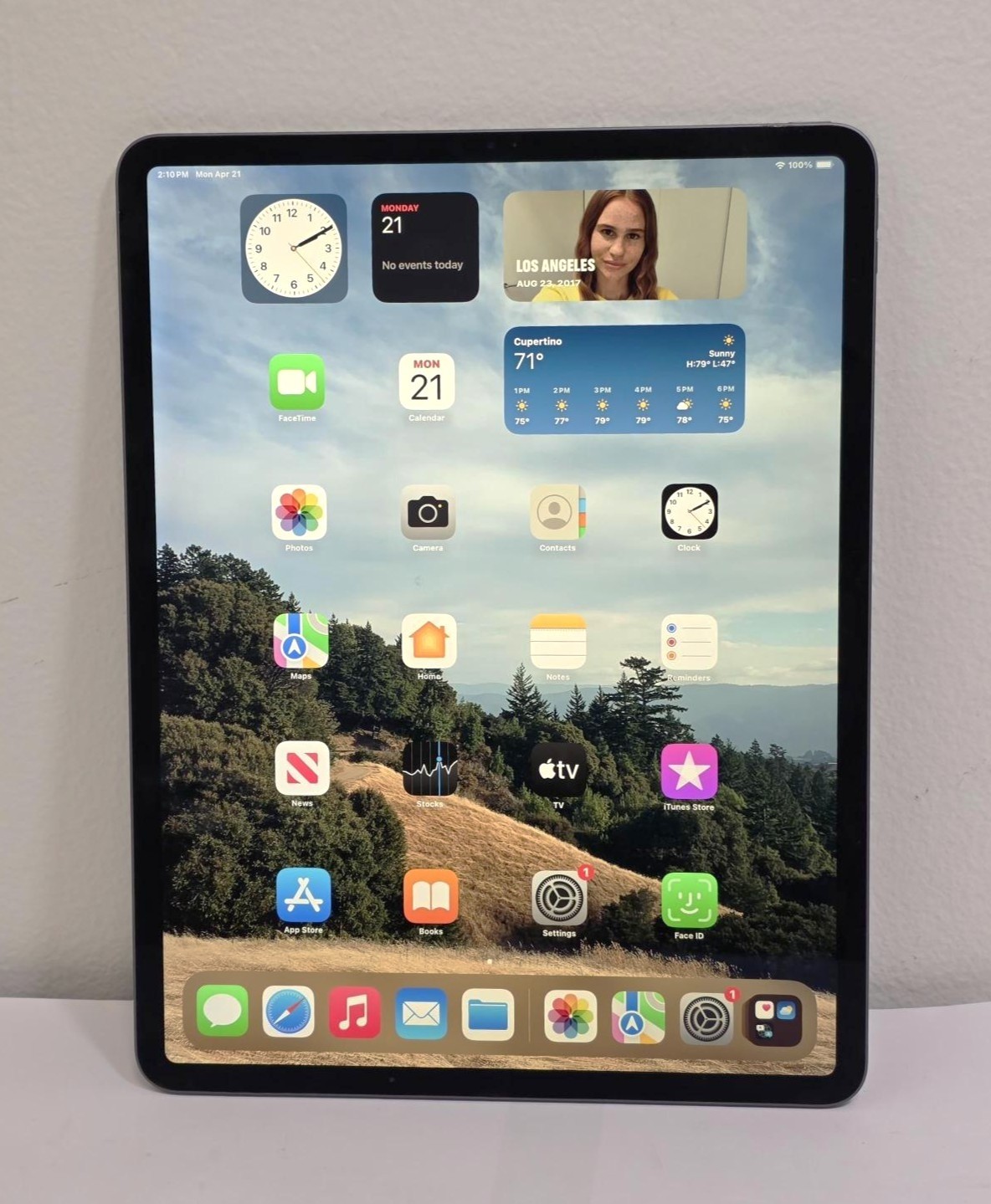 Apple 13" iPad Pro Space Gray Wi-Fi 64GB 3D941LL/A 