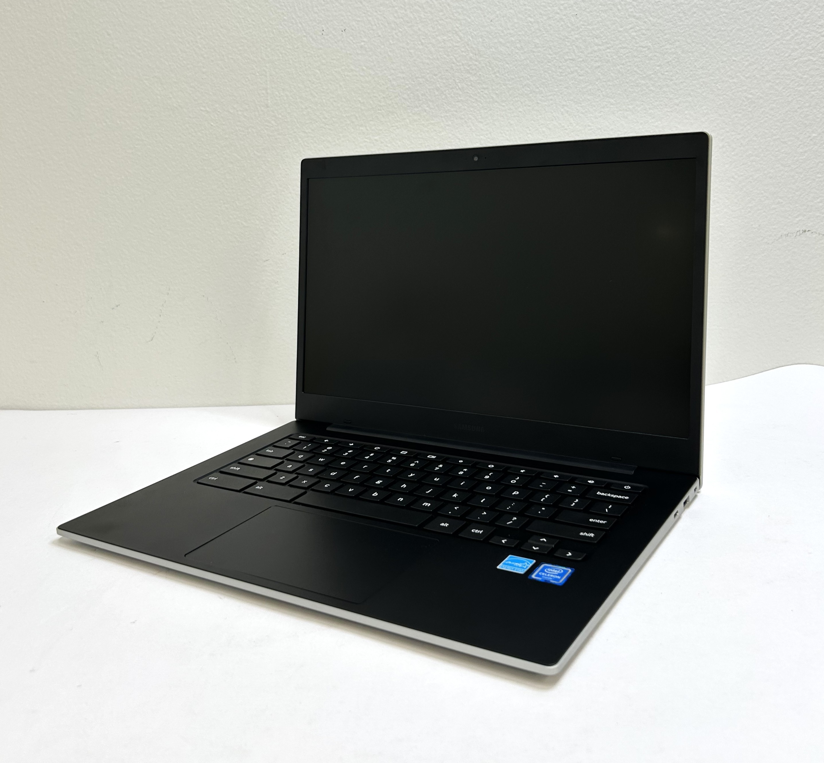 SAMSUNG GALAXY CHROMEBOOK GO 14" SILVER