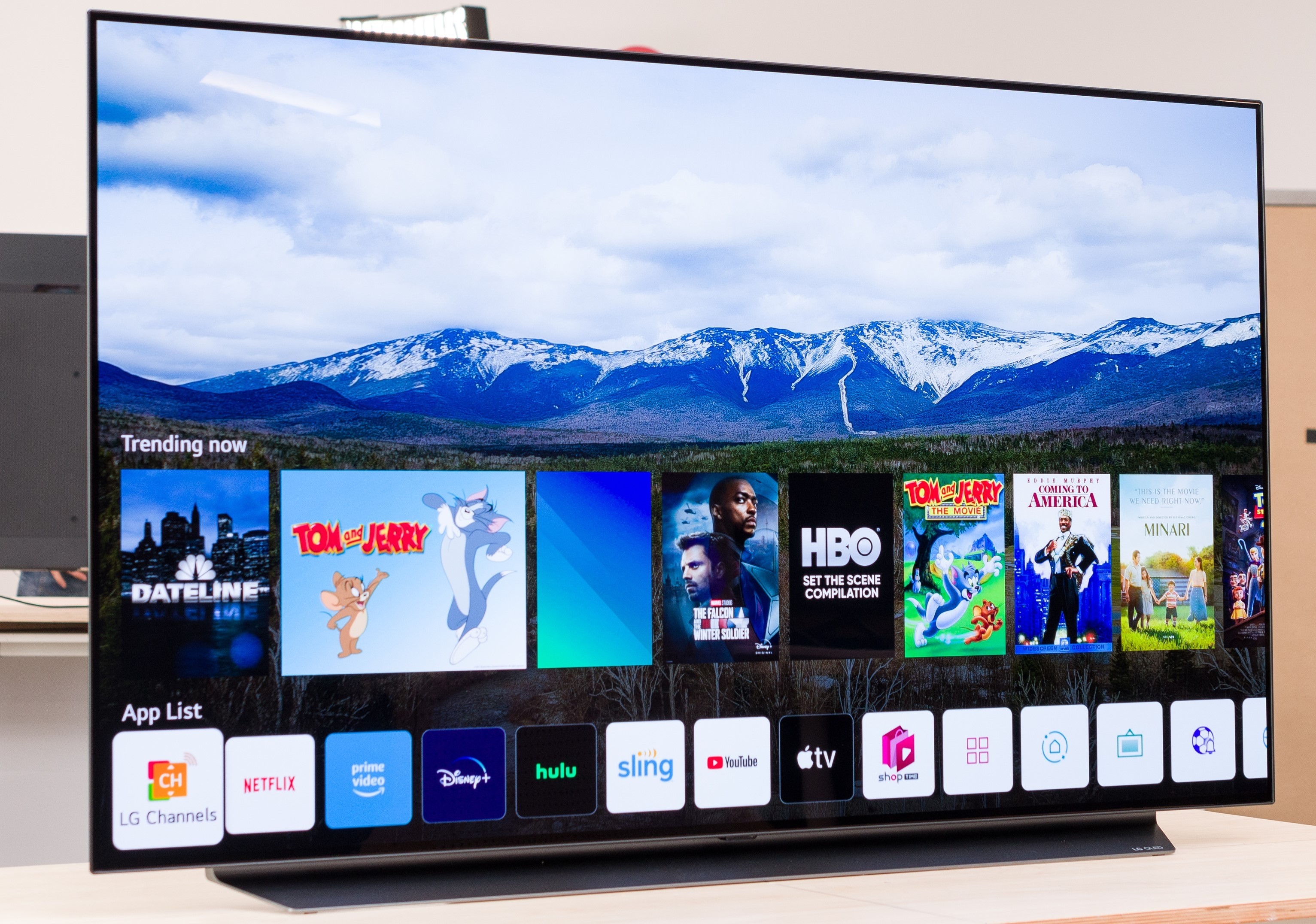LG 48" CLASS 4K UHD SMART OLED TV