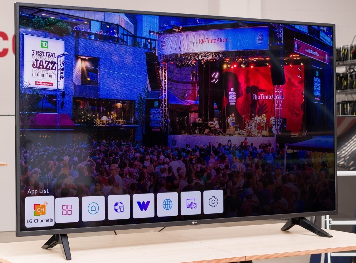 LG 43" 4K UHD SMART LED HDR TV 